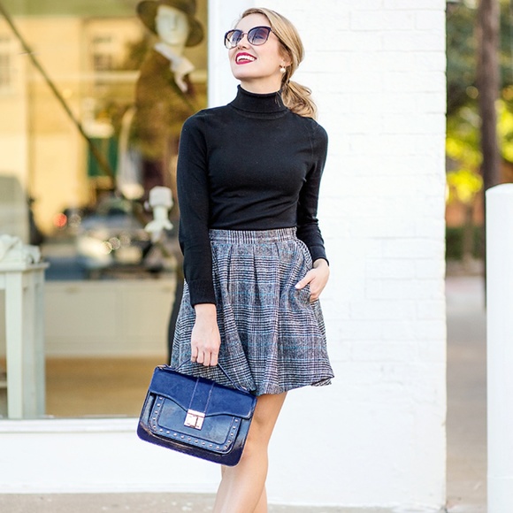 NWOT Pink Haley navy hand bag - Picture 2 of 6